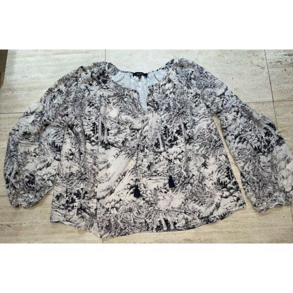 Aakaa Women's Lightweight Puff Sleeve Keyhole Neck Size XL Blouse Forest Cabin